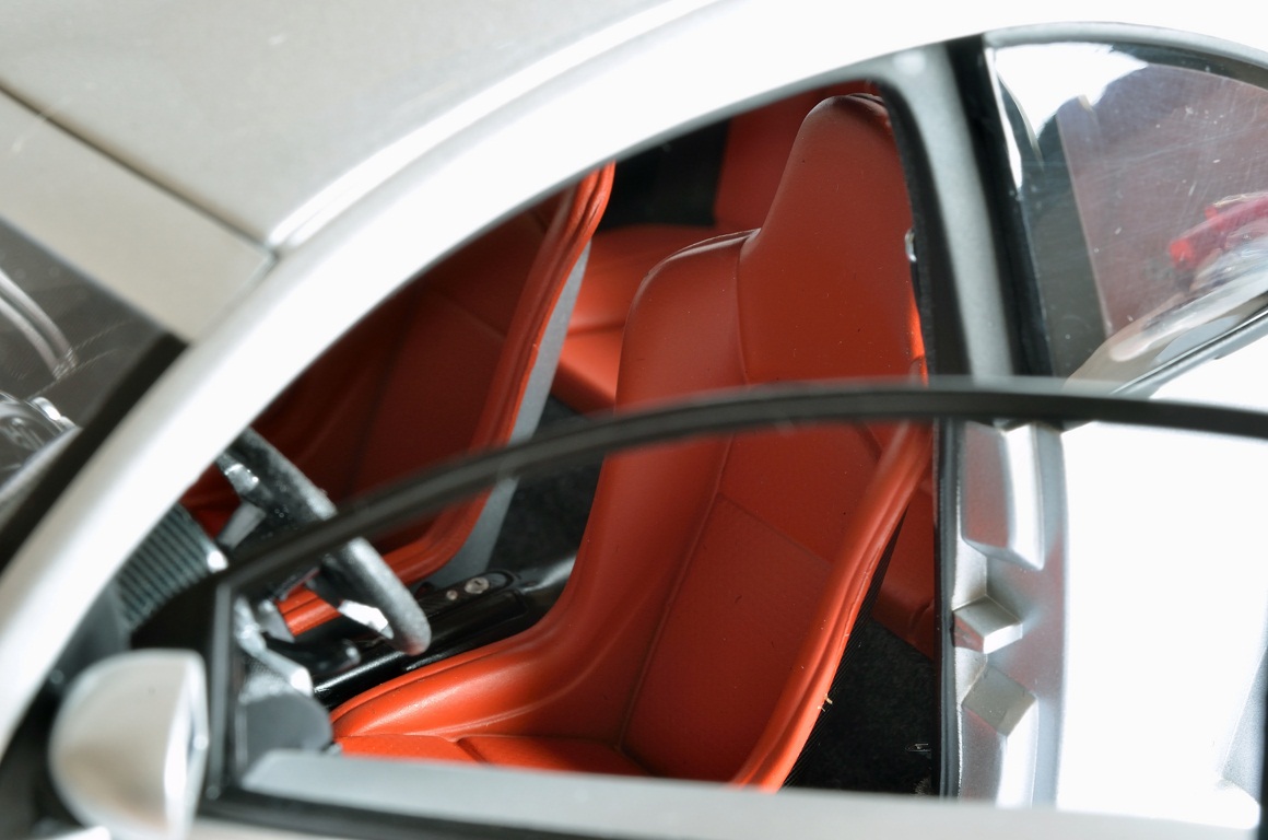 El garaje de Ricardo a escala 1:18