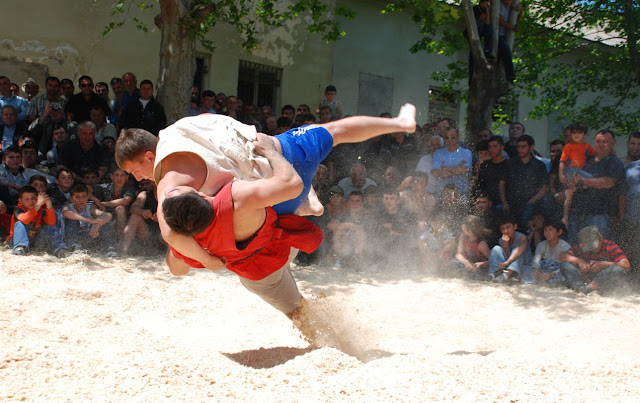 GEORGIA - BETWEEN CAUCASUS AND BLACK SEA: Georgian Wrestling