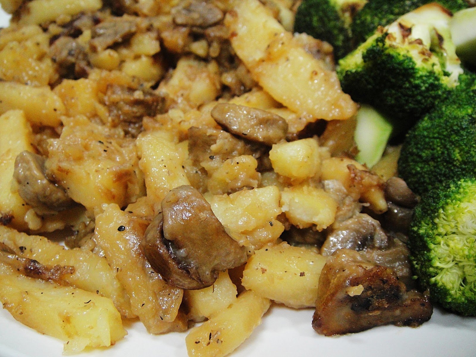 Maryam's Culinary Wonders 1126. Russian Potato and Mushroom Saute