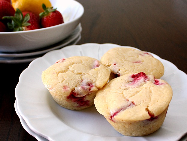 Lemon-Ricotta Muffins with Strawberries - Apple A Day