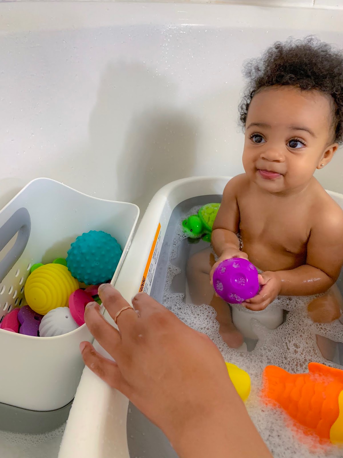 OXO Tot Splash & Store Baby Bathtub