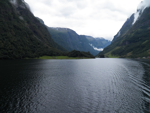 Fiordos Noruegos - Oslo (14 días por nuestra cuenta) Agosto 2013 - Blogs de Noruega - Día 6 (Nærøyfjord - Kaupanger - Flam) (3)