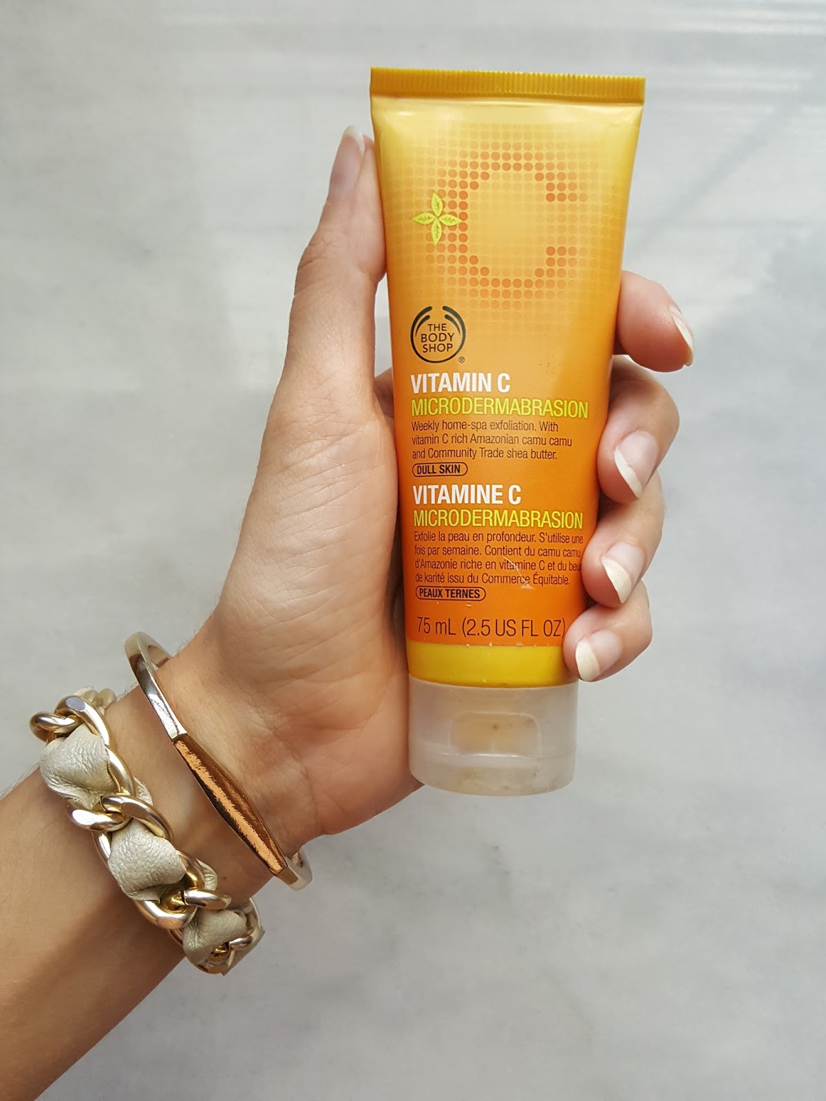 FaCE, FASHiON & LiFE Review VITAMIN C GLOW BOOSTING