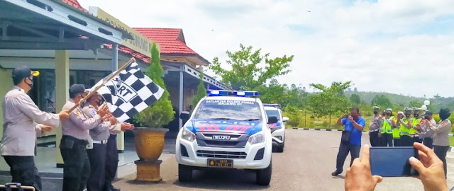 HUT Lalu Lintas ke-65, Satlantas Beri Sembako ke Tukang Ojek, Petugas Kebersihan dan Korban Laka Lantas