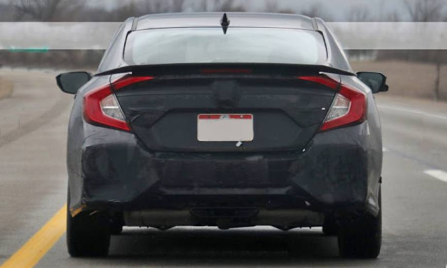 2017 Honda Civic Si Sedan with Four Doors and Medium Spice Level