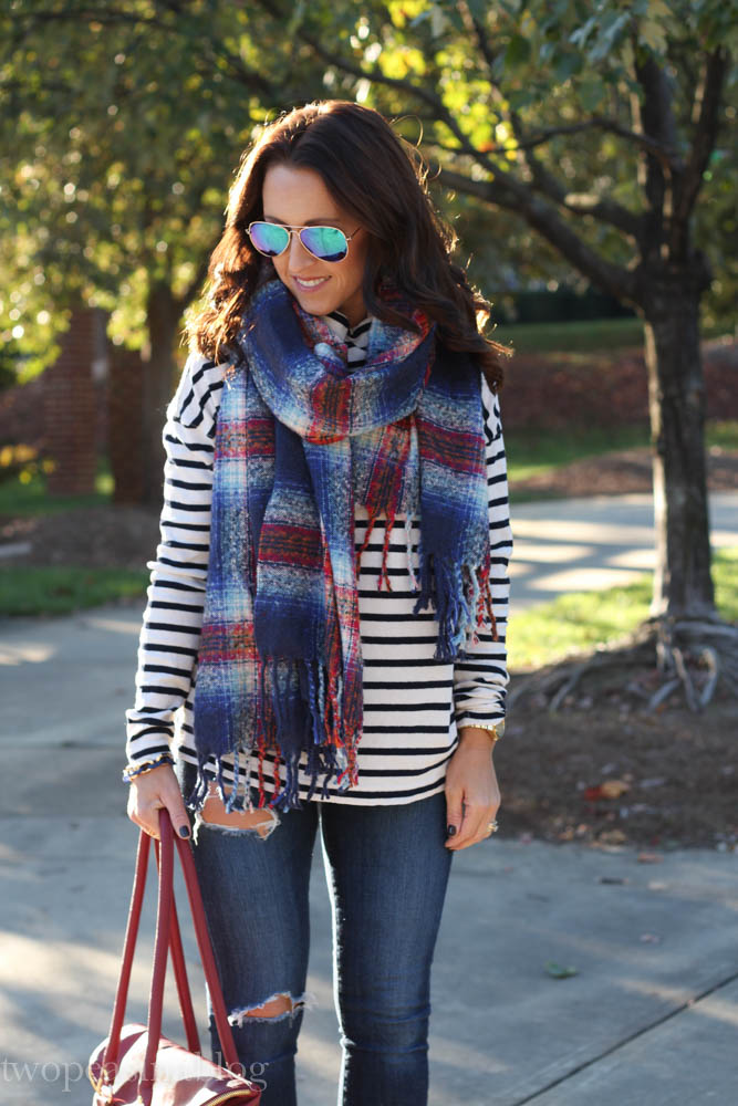 Two Peas in a Blog: Blanket scarf 4 ways + Link Up