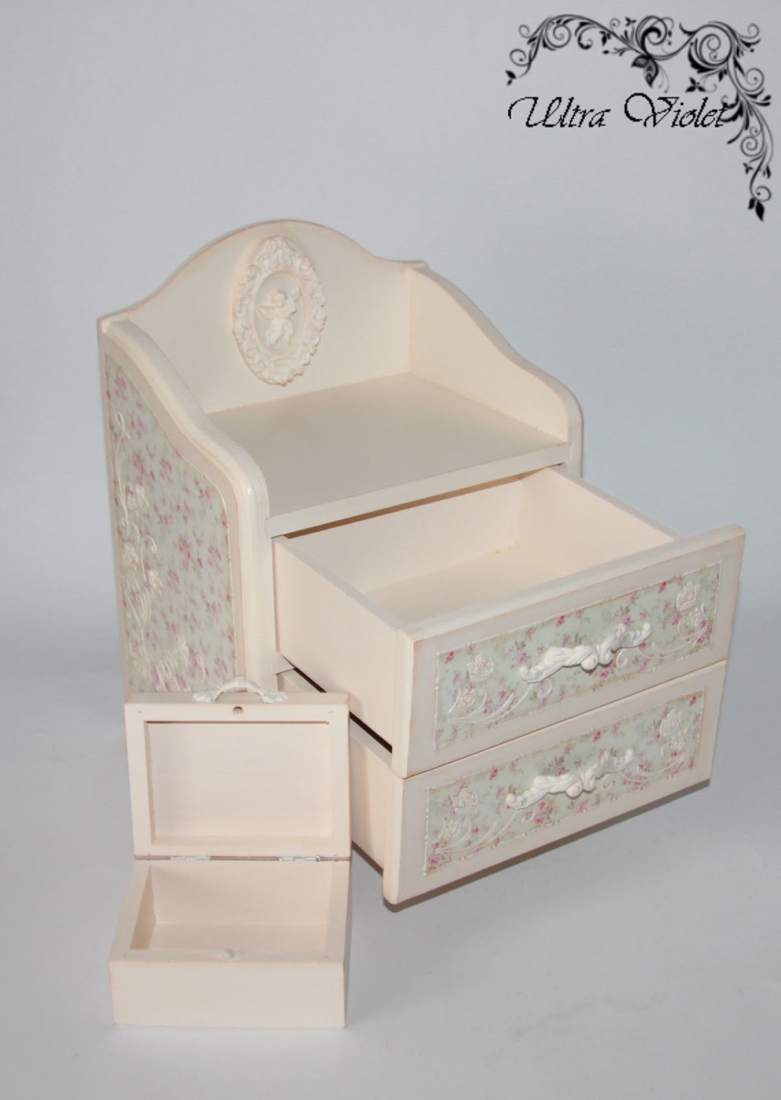 Ultra-Violet. Exklusive Geschenke.: Kommode / Minikommode , Schatulle