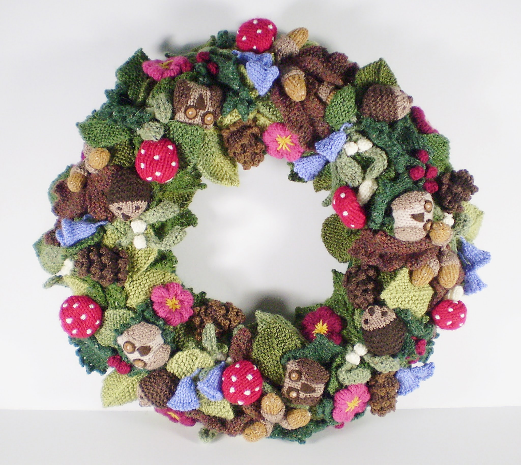 Frankie's Knitted Stuff Christmas Wreath