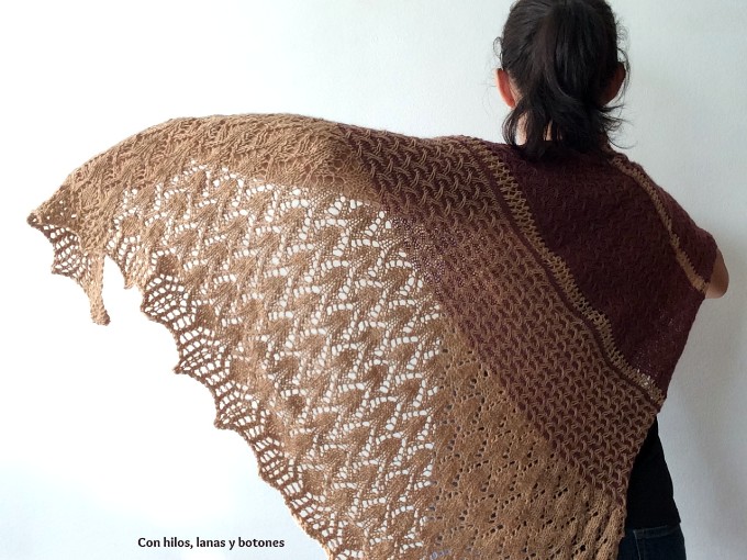 Con hilos, lanas y botones: Seeds and Spikes Shawl (patrón de André de Castro, @andreknits)