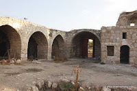 Lod, Khan el-Hilu, Archeology and History, 