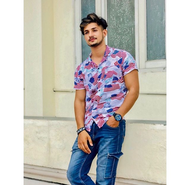 Simer Bhatia (Tik Tok Star) Wiki, Biography, Age, Family, Facts and More