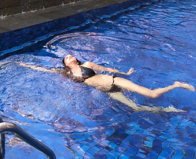 Monalisa Turns Up The Heat With Her Latest Black Bikini Pictures in pool