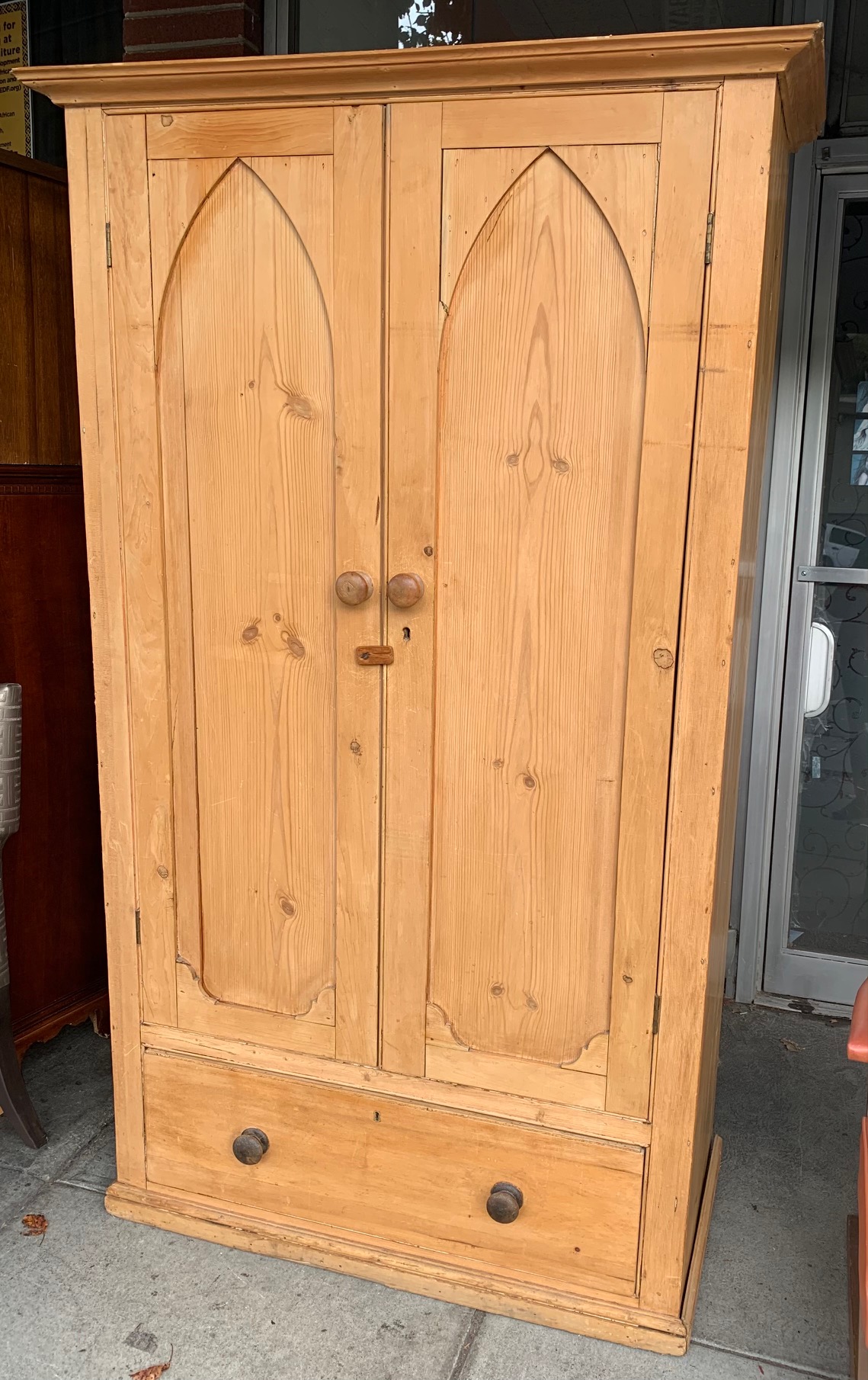 UHURU FURNITURE & COLLECTIBLES SOLD **BARGAIN BUY** 100854 Unfinished