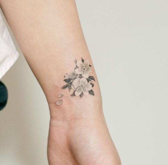 tatuagens femininas de flores tatuagens femininas de flores
