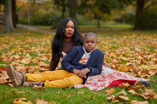 Fall Family Portraits-autumn-November-photography-family-kids-85mm-5d-park-photos 