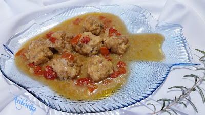 &#8666; &#8667; Albóndigas De Choco En Salsa De Almendra &#8666; &#8667;
