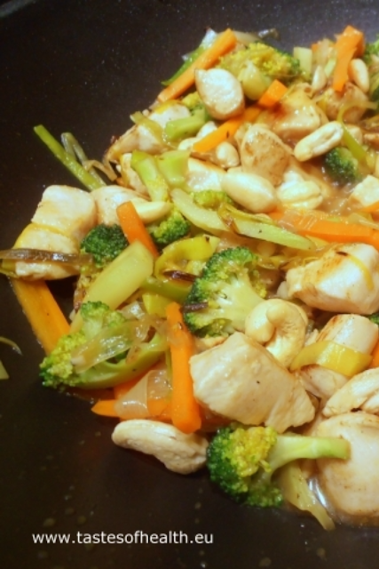 chicken, stir fry, broccoli, cashews