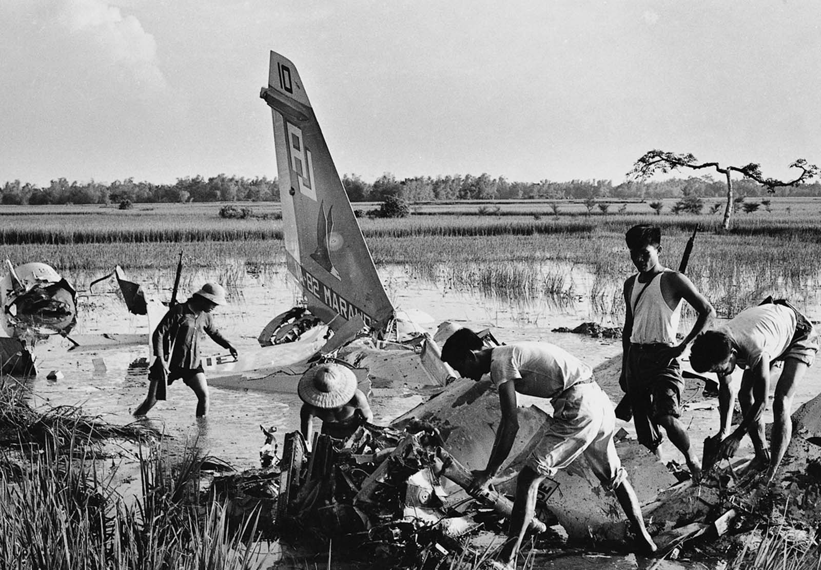 vietnam war images from vietnamese photographers
