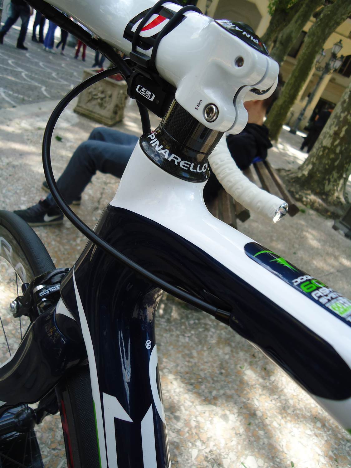Pedalare Verso il Cielo: Campagnolo Elettronico 2011 e Pinarello Dogma 60.1  Movistar