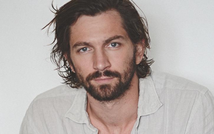 The Haunting of Hill House - Michiel Huisman to Star in Netflix Series