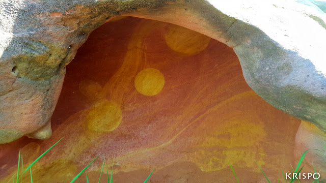 cueva de Labetxu rosa y amarilla