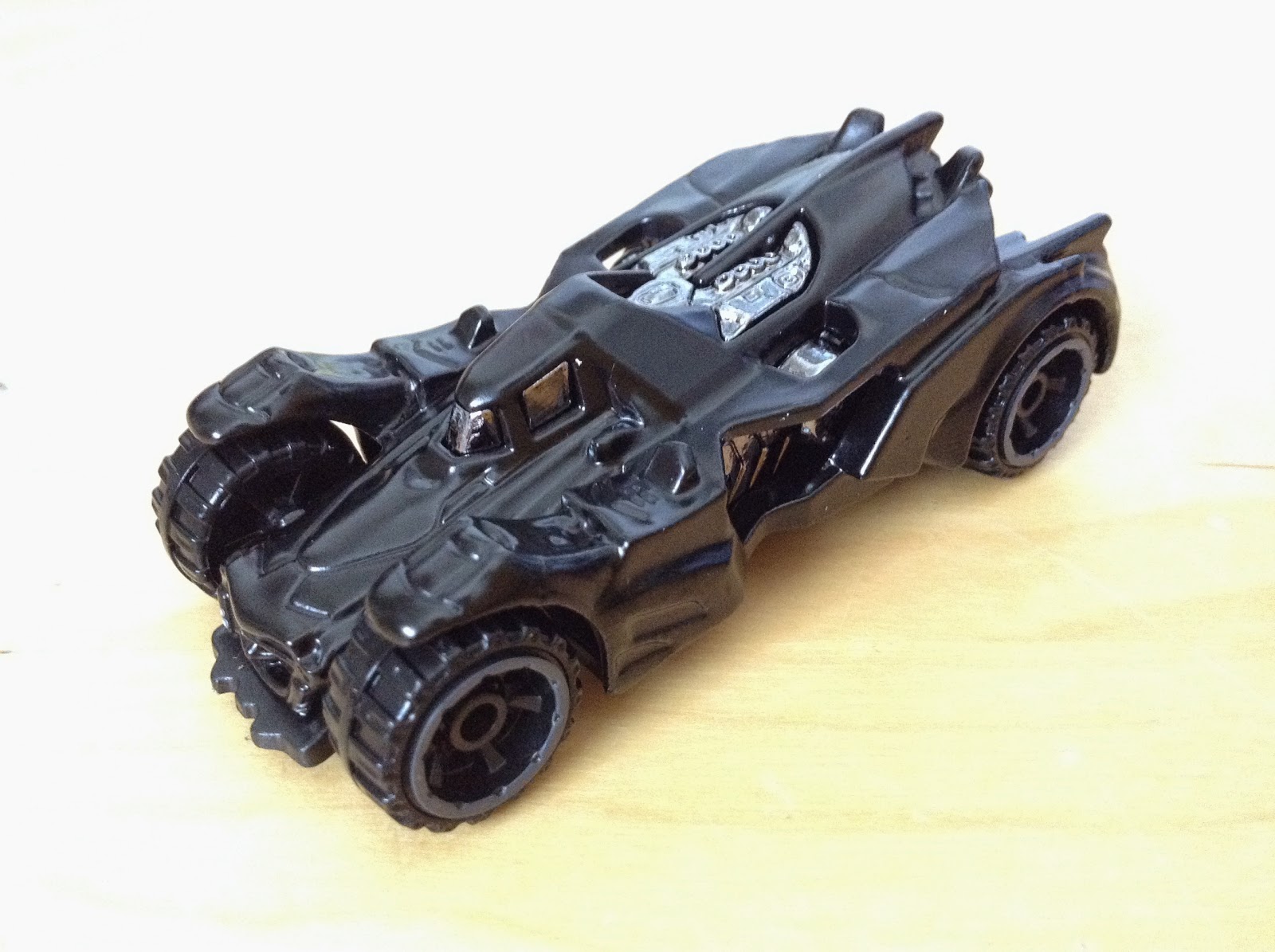 JULIAN'S HOT WHEELS BLOG: Batman: Arkham Knight Batmobile (New for 2015)