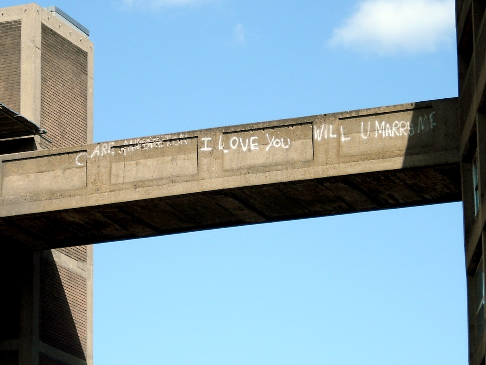 CrayonMaison: WHEN LOVE IS LITERALLY IN THE AIR