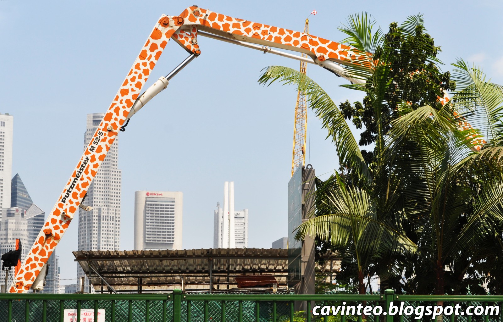 Entree Kibbles The Undisputable Giraffe Crane