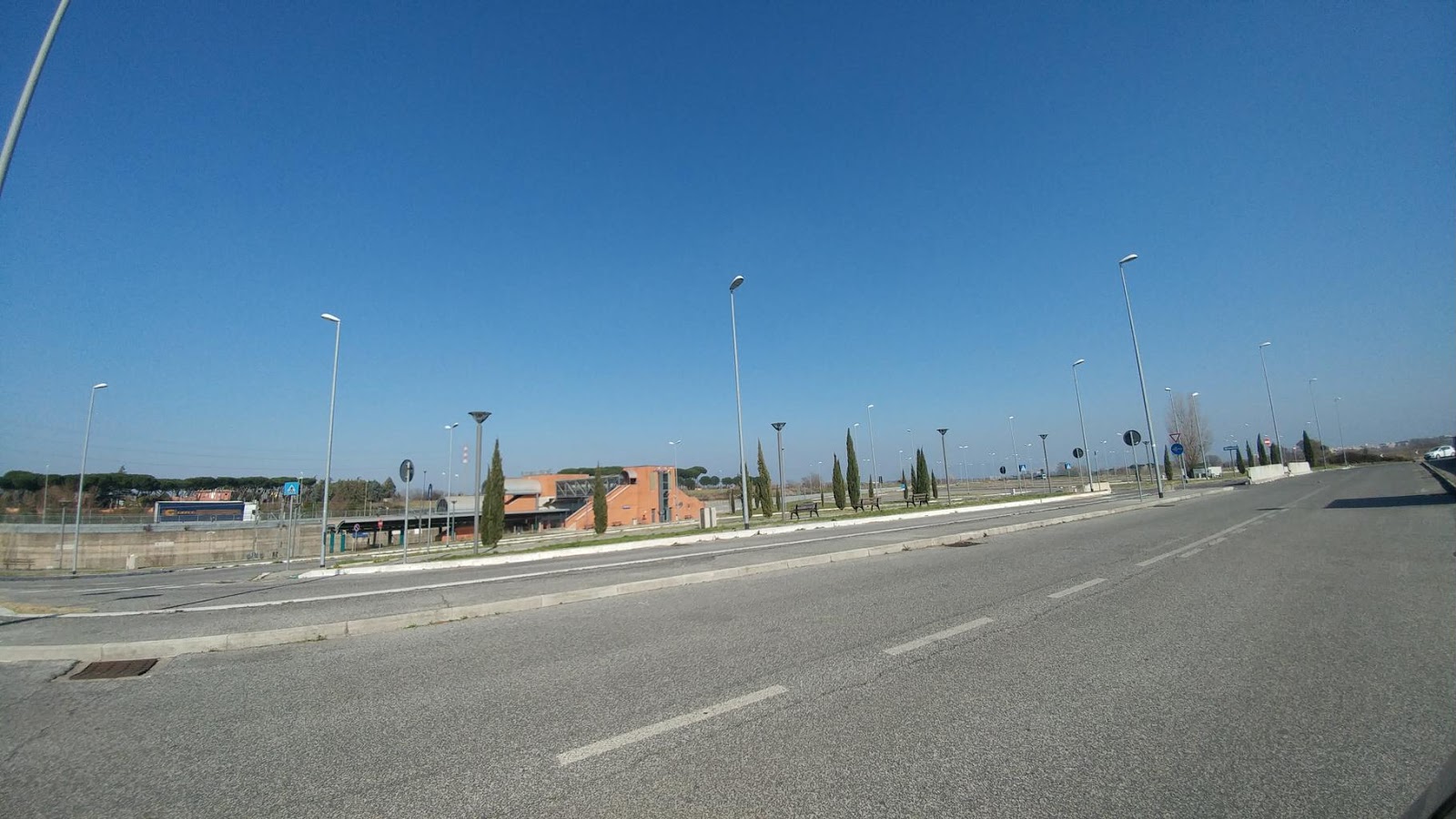 ROMA FA SCHIFO La Rustica Uir. La stazione ferroviaria più strategica