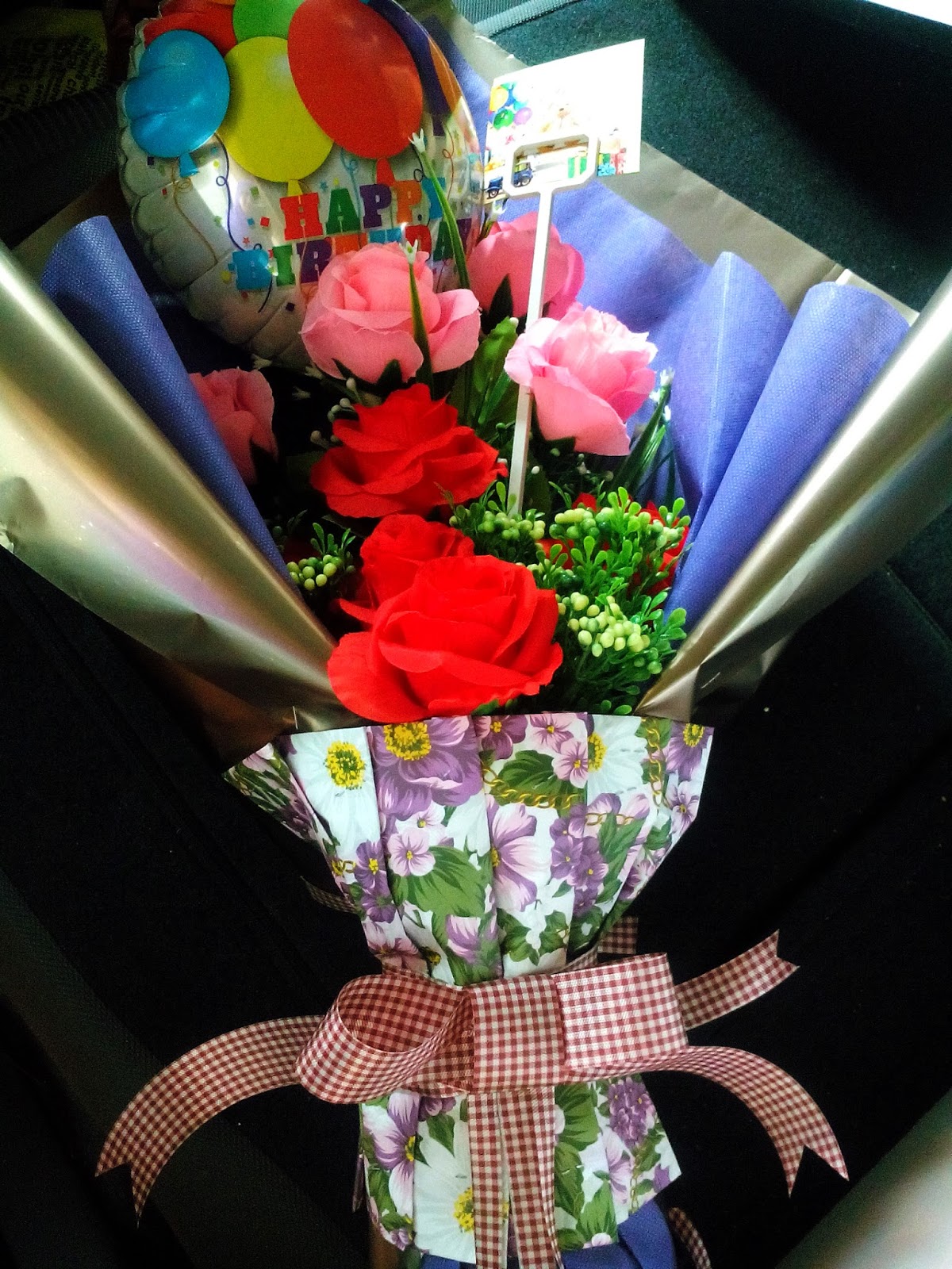 SURPRISE DELIVERY FLOWERS, CHOCOLATE, CAKE Njoye Melaka Craft