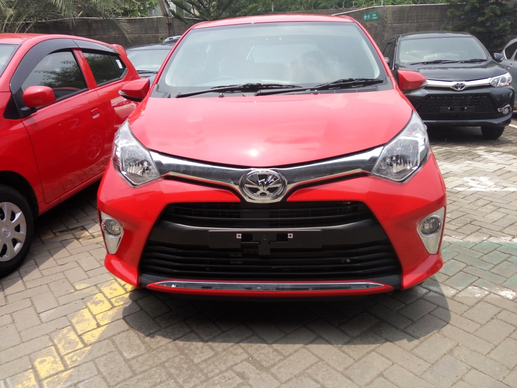 51+ Gambar Mobil Calya Warna Putih