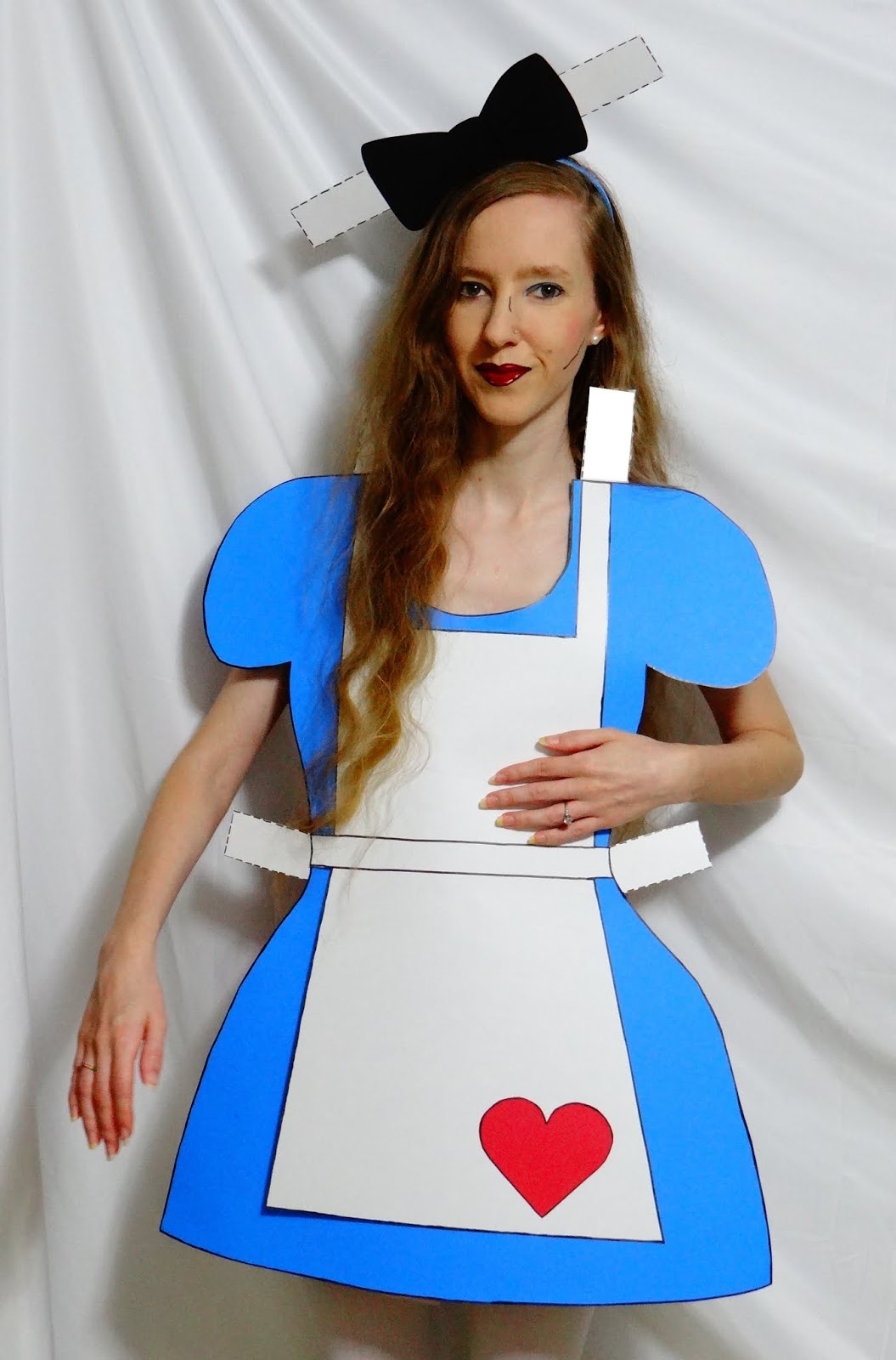 Amber's Craft a Week Blog DIY Alice in Wonderland Paper Doll Costume