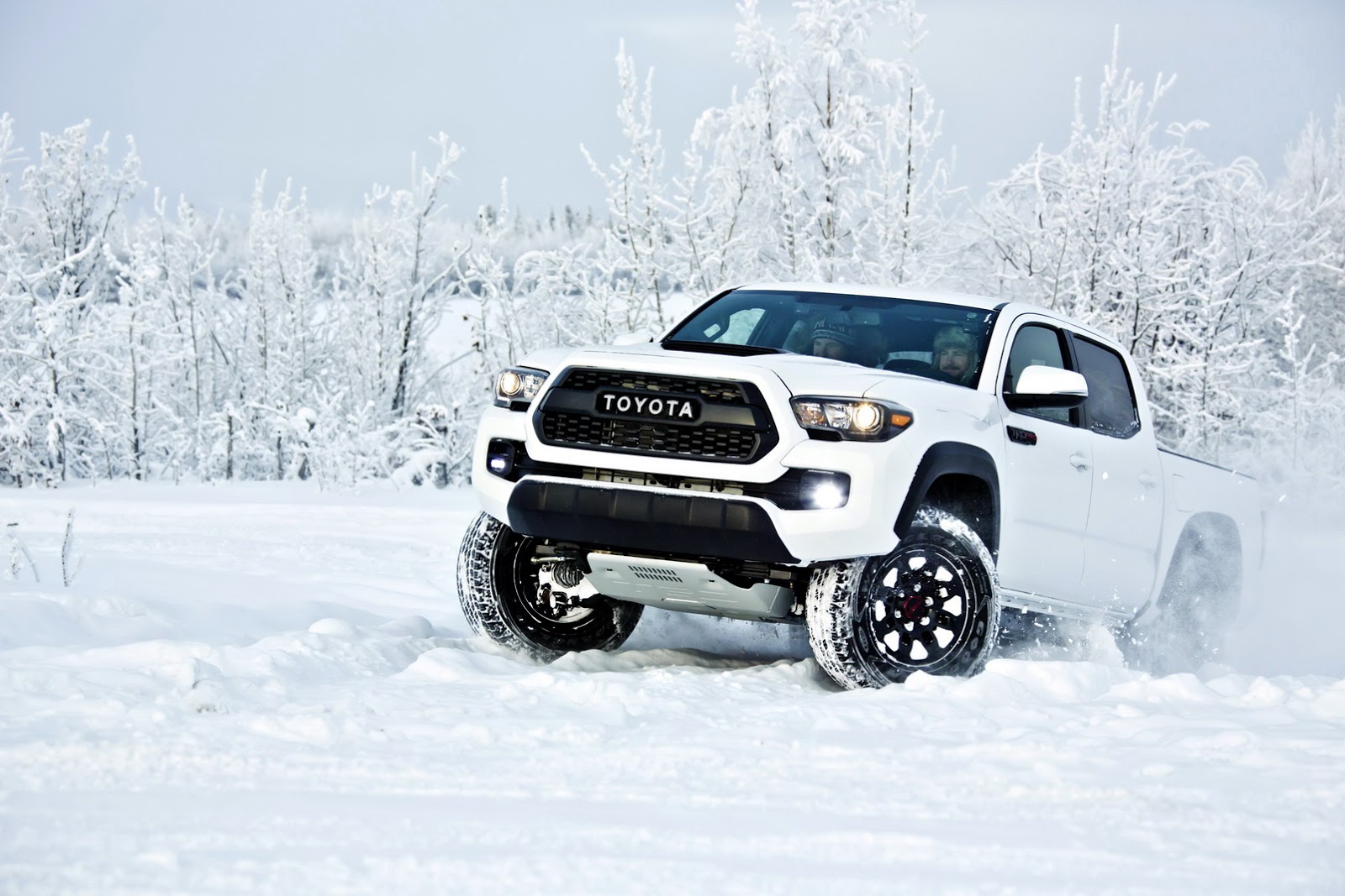 2017 Toyota Tacoma TRD Pro Is Like A Japanese Raptor ...