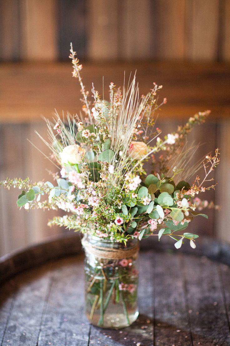 beautiful-bridal-13-most-beautiful-mason-jar-centerpieces