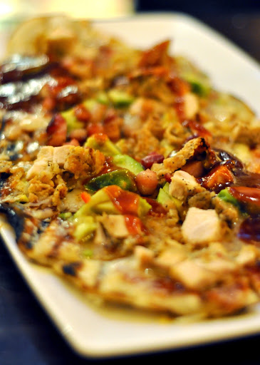 Barbecue-Chicken-Flat-Bread-St.-James-Gate-Bethlehem-PA-tasteasyougo.com