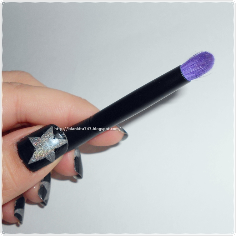 Nunca Tengo Suficiente... Brocha "Smokey Eyes Brush" de Essence