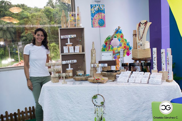 stand de veronica rivera accesorios