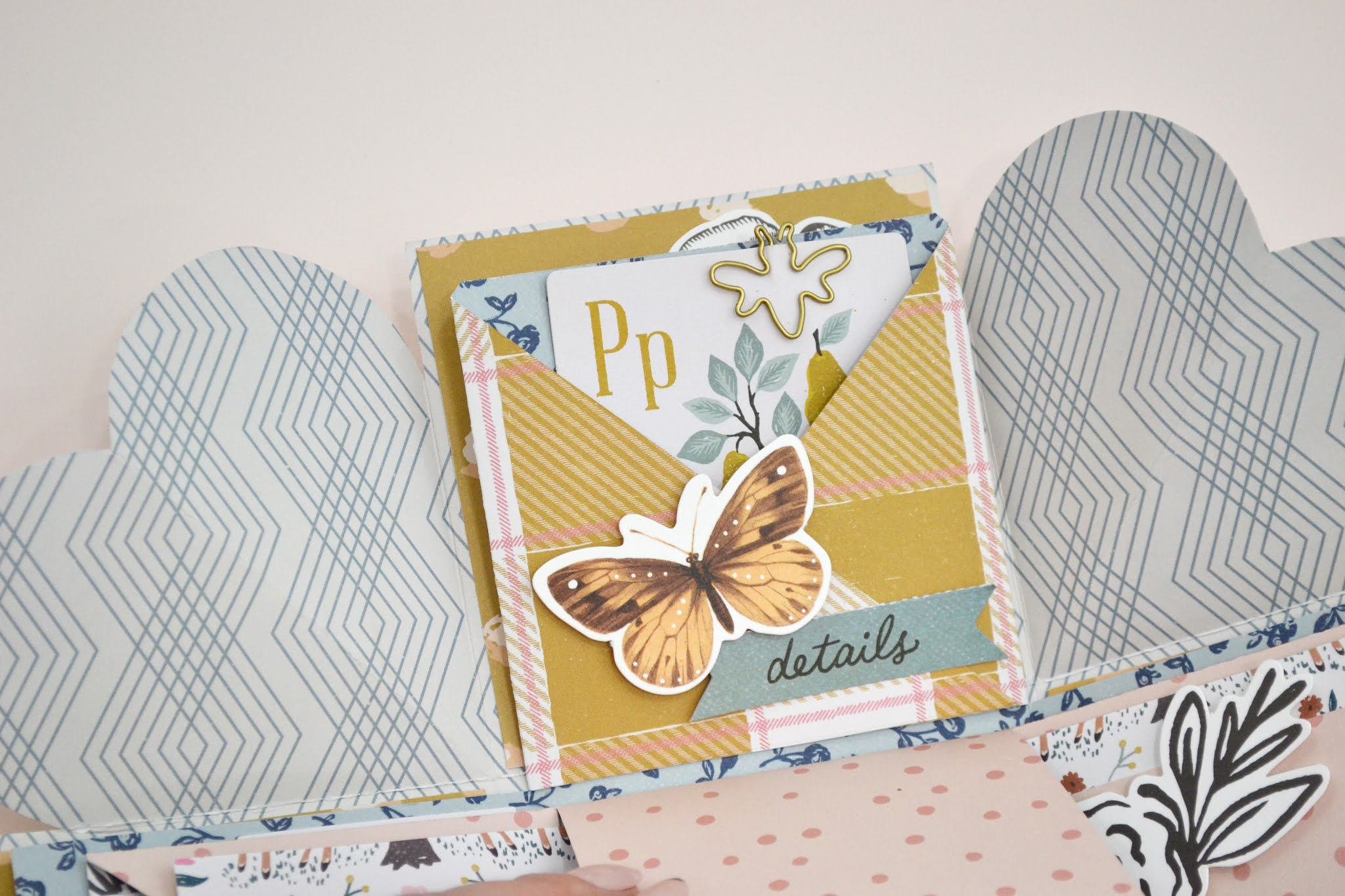 Aly Dosdall how to make an explosion box with the we r memory keepers