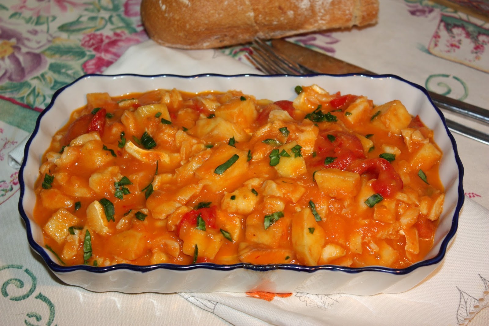 mis recetas dulces y saladas: migas de bacalao con tomate, pimientos y