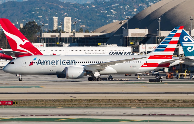 american airlines boeing 787-8 dreamliner at lax
