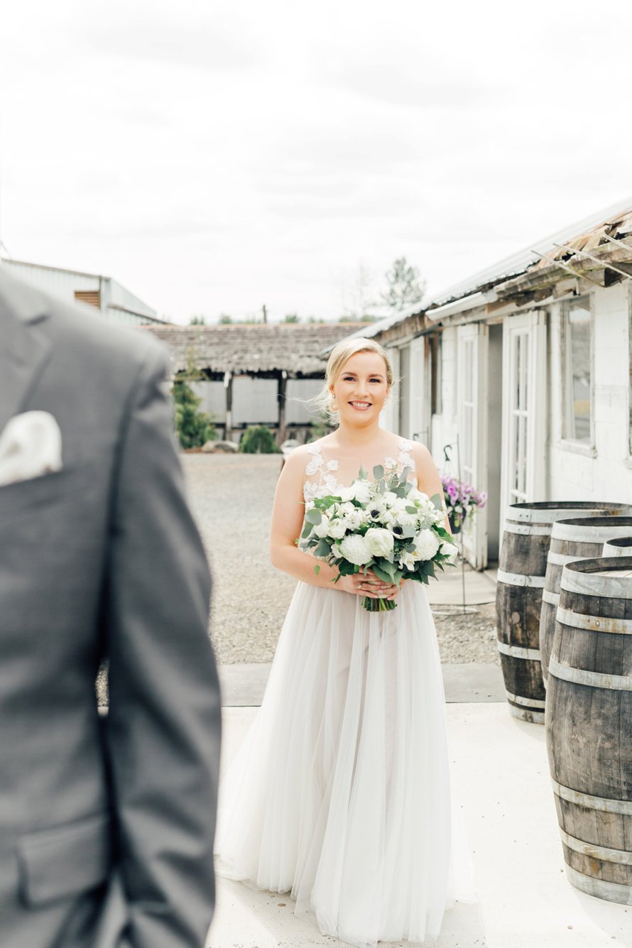 Dairyland Wedding Venue-White Barn Wedding-Snohomish Wedding Photographers-Something Minted Photography