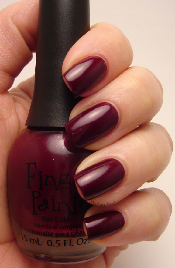 Noelie's Nails: FingerPaints Red-brandt