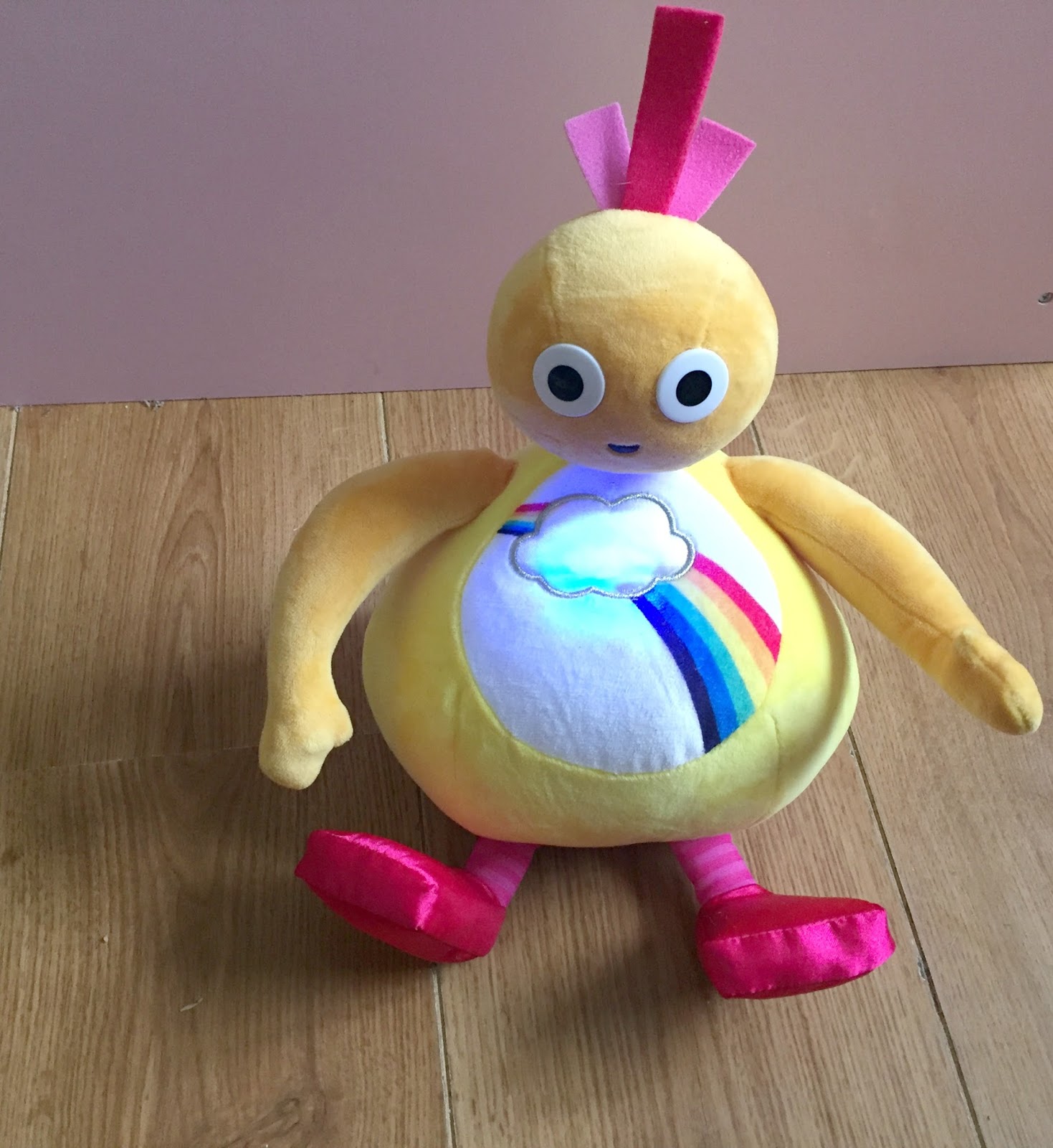 twirlywoos peekaboo toy