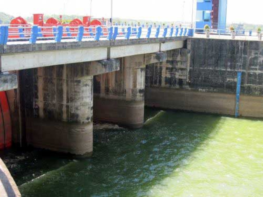 Tempat Wisata Waduk Gajah Mungkur di Wonogiri. Bendungan