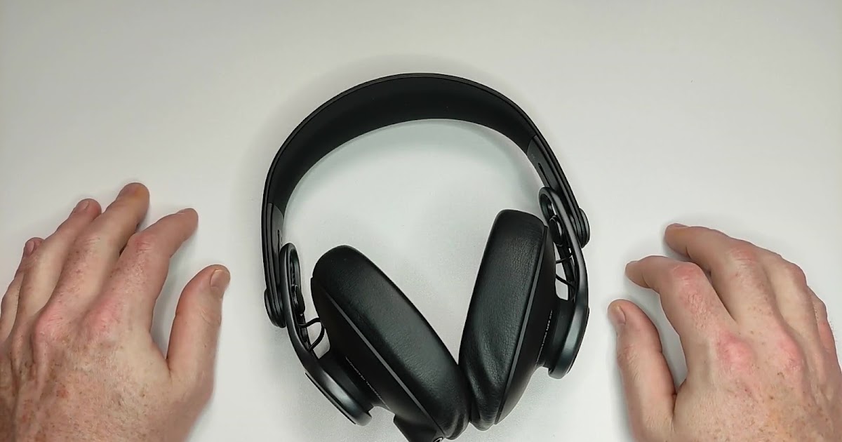 Review - AKG K371