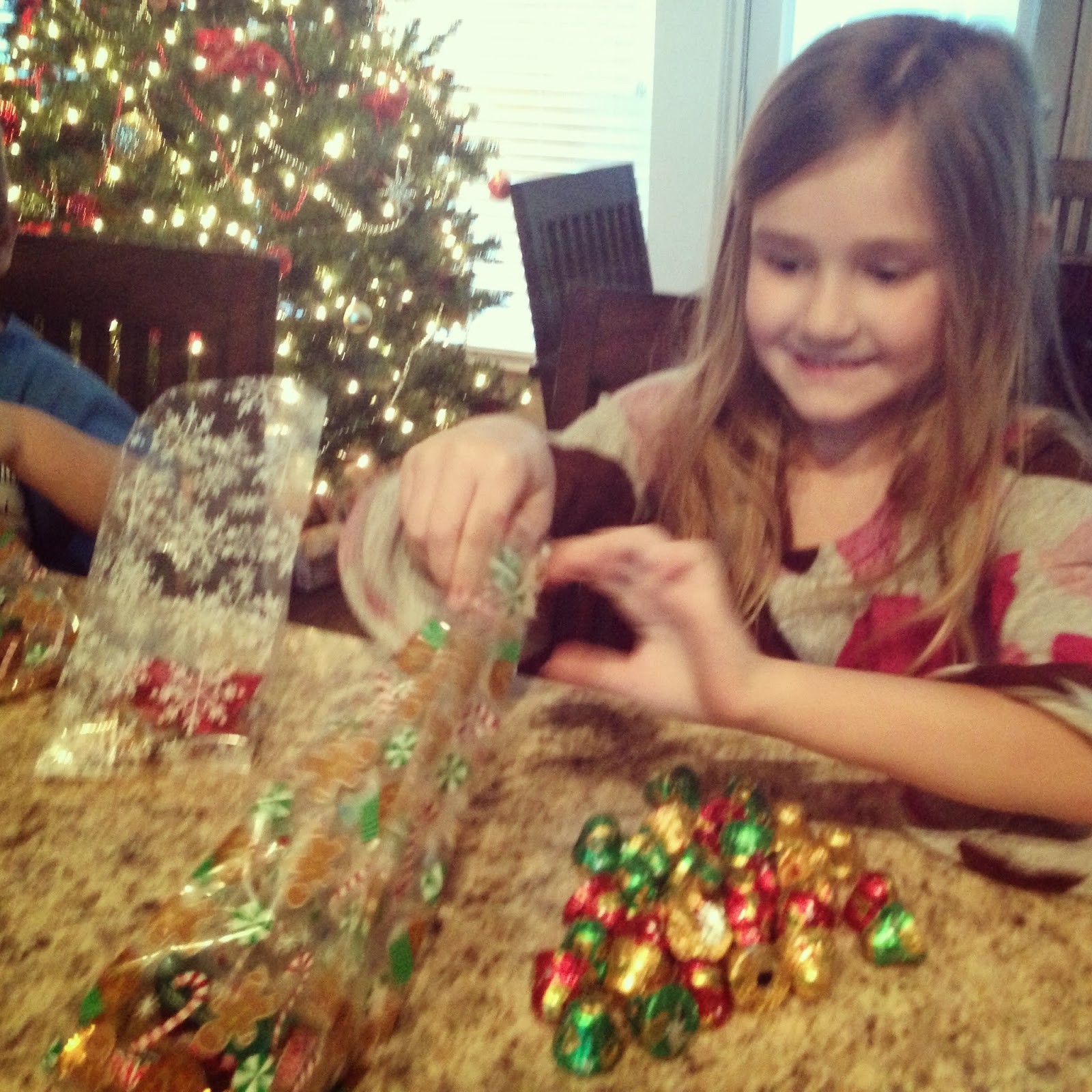 Little Hands, Cheerful Hearts: The ABCs of Christmas: Letter X