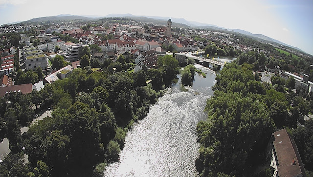 Luftaufnahme von Nürtingen und Neckar mit unserer DEERC DE25 