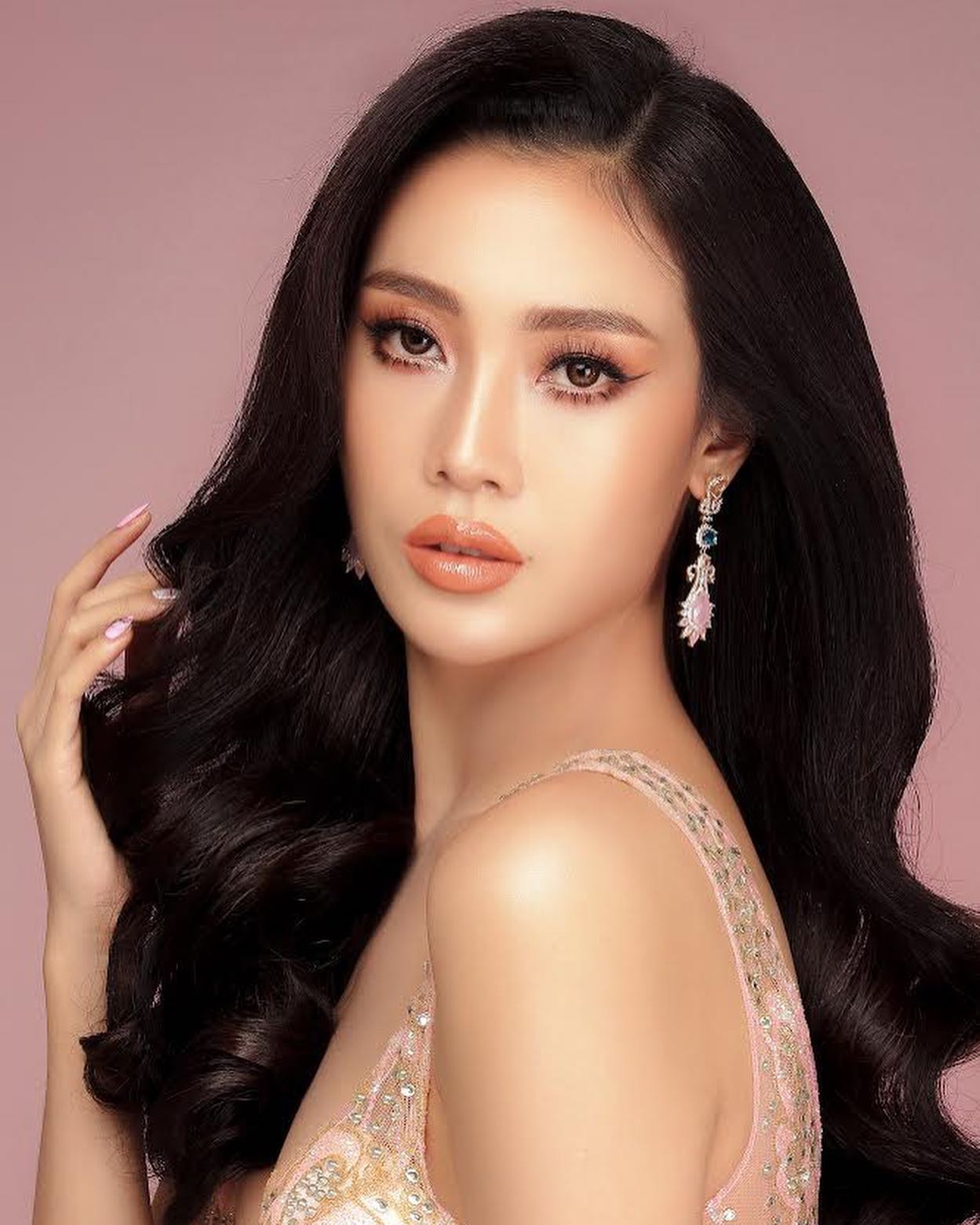 Miss Grand Myanmar 2021 is Amara Shune Lei