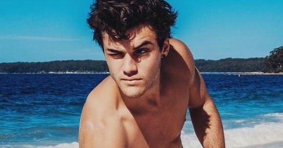 Nude do youtuber americano Ethan Dolan - Volume na Cueca