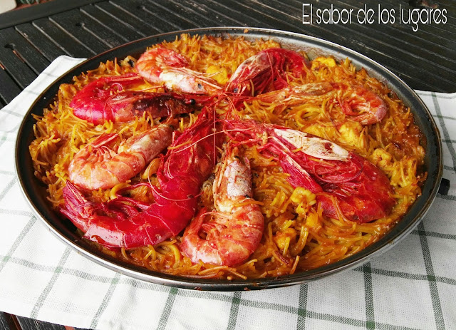 FIDEUÁ DE MARISCO AL HORNO.